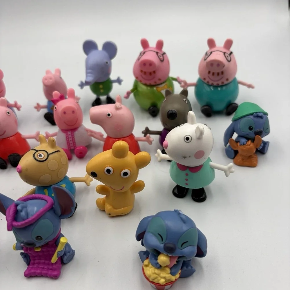 Peppa Pig & Friends Figure Lot of 21 Vacation Sports Stitch‎ Doorables Mixed
